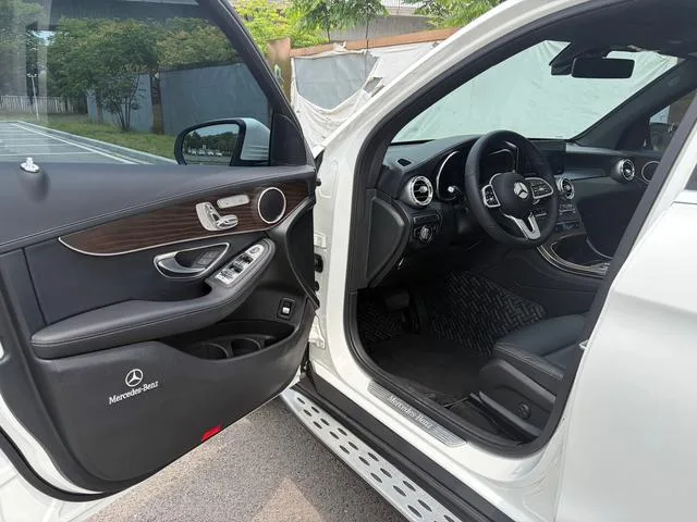 Mercedes-Benz GLC 2022 Restyling GLC 260 L 4MATIC Luxury type interior photo 9 Mercedes-Benz GLC 2022 Restyling GLC 260 L 4MATIC Luxury type interior photo 9