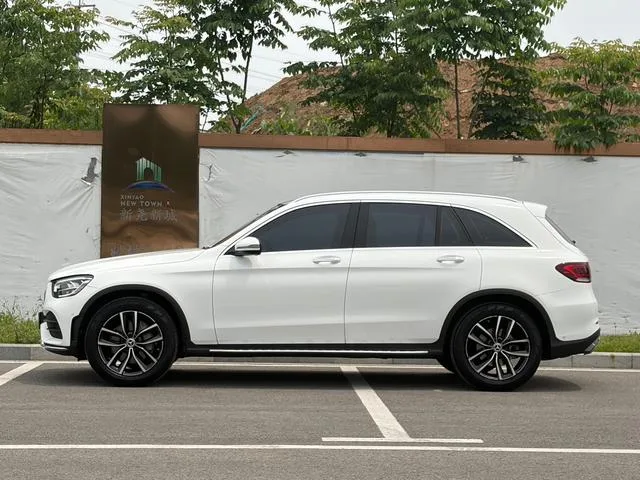 Mercedes-Benz GLC 2022 Restyling GLC 260 L 4MATIC Luxury type interior photo 10 Mercedes-Benz GLC 2022 Restyling GLC 260 L 4MATIC Luxury type interior photo 10