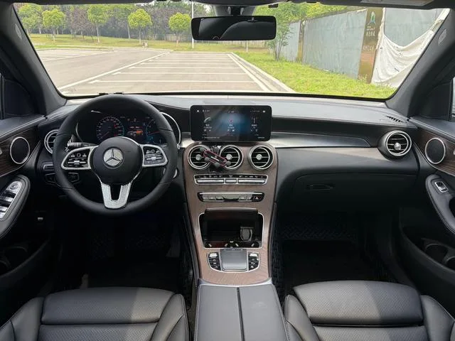 Mercedes-Benz GLC 2022 Restyling GLC 260 L 4MATIC Luxury type interior photo 12 Mercedes-Benz GLC 2022 Restyling GLC 260 L 4MATIC Luxury type interior photo 12