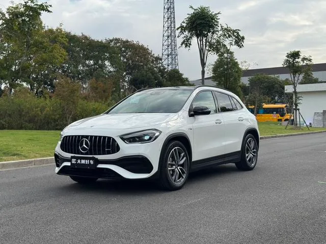 Mercedes-Benz GLA AMG 2021 AMG GLA 35 4MATIC exterior foto 1 Mercedes-Benz GLA AMG 2021 AMG GLA 35 4MATIC exterior foto 1