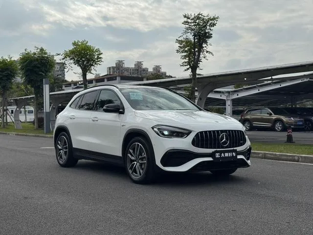 Mercedes-Benz GLA AMG 2021 AMG GLA 35 4MATIC exterior foto 3 Mercedes-Benz GLA AMG 2021 AMG GLA 35 4MATIC exterior foto 3