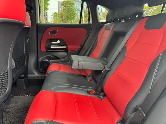 Mercedes-Benz GLA AMG 2021 AMG GLA 35 4MATIC interior foto 13 Mercedes-Benz GLA AMG 2021 AMG GLA 35 4MATIC interior foto 13