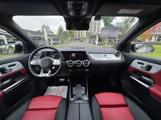 Mercedes-Benz GLA AMG 2021 AMG GLA 35 4MATIC interior foto 15 Mercedes-Benz GLA AMG 2021 AMG GLA 35 4MATIC interior foto 15