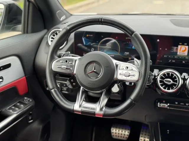 Mercedes-Benz GLA AMG 2021 AMG GLA 35 4MATIC interior foto 16 Mercedes-Benz GLA AMG 2021 AMG GLA 35 4MATIC interior foto 16