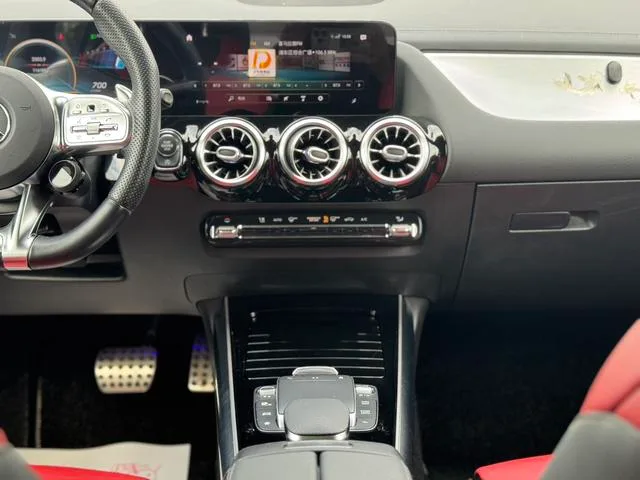 Mercedes-Benz GLA AMG 2021 AMG GLA 35 4MATIC interior foto 17 Mercedes-Benz GLA AMG 2021 AMG GLA 35 4MATIC interior foto 17