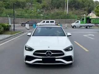 Mercedes-Benz C-Class 2023 C 260 L Versión deportiva exterior foto 2