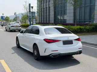 Mercedes-Benz C-Class 2023 C 260 L Versión deportiva exterior foto 6