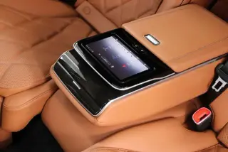 Mercedes-Benz Mercedes-Maybach S-Class 2025 S 480 4MATIC interior foto 13 Mercedes-Benz Mercedes-Maybach S-Class 2025 S 480 4MATIC interior foto 13