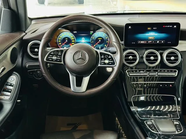 Mercedes-Benz GLC 2022 GLC 260 L 4MATIC Dynamic exterior photo 6 Mercedes-Benz GLC 2022 GLC 260 L 4MATIC Dynamic exterior photo 6