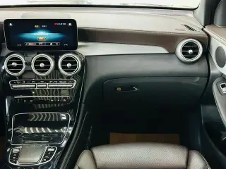 Mercedes-Benz GLC 2022 GLC 260 L 4MATIC Dynamic exterior photo 7 Mercedes-Benz GLC 2022 GLC 260 L 4MATIC Dynamic exterior photo 7