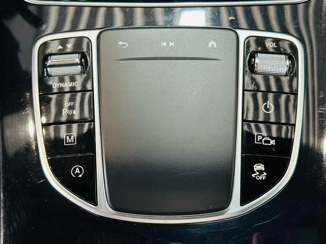 Mercedes-Benz GLC 2022 GLC 260 L 4MATIC Dynamic exterior photo 9 Mercedes-Benz GLC 2022 GLC 260 L 4MATIC Dynamic exterior photo 9
