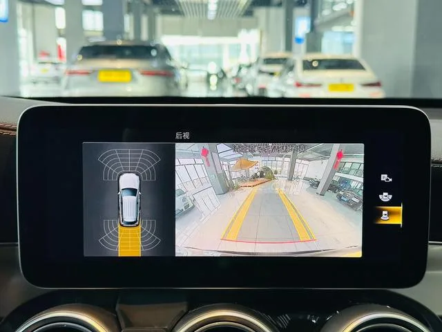 Mercedes-Benz GLC 2022 GLC 260 L 4MATIC Dynamic interior photo 12 Mercedes-Benz GLC 2022 GLC 260 L 4MATIC Dynamic interior photo 12
