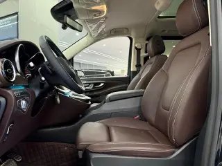 Mercedes-Benz V-Class 2022 V 260 L Empattement long version de luxe intérieur photo 13 Mercedes-Benz V-Class 2022 V 260 L Empattement long version de luxe intérieur photo 13