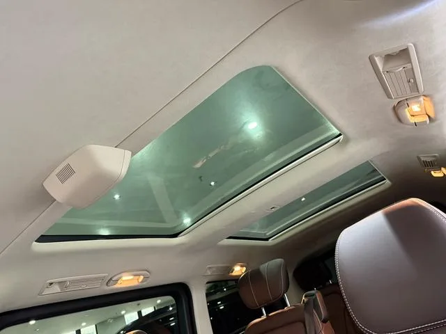 Mercedes-Benz V-Class 2022 V 260 L Empattement long version de luxe intérieur photo 17 Mercedes-Benz V-Class 2022 V 260 L Empattement long version de luxe intérieur photo 17