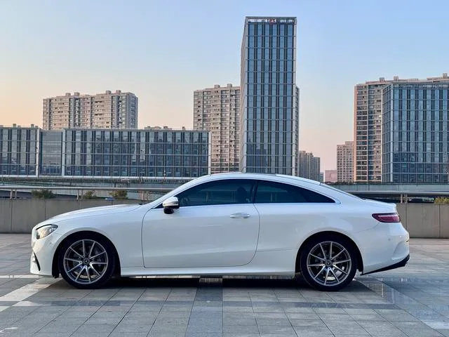 Mercedes-Benz E-Class (Imported) 2021 Restyling E 300 Coupe exterior photo 4 Mercedes-Benz E-Class (Imported) 2021 Restyling E 300 Coupe exterior photo 4