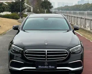 Mercedes-Benz E-Class 2023 E 300 L De lujo Coche exterior foto 2 Mercedes-Benz E-Class 2023 E 300 L De lujo Coche exterior foto 2