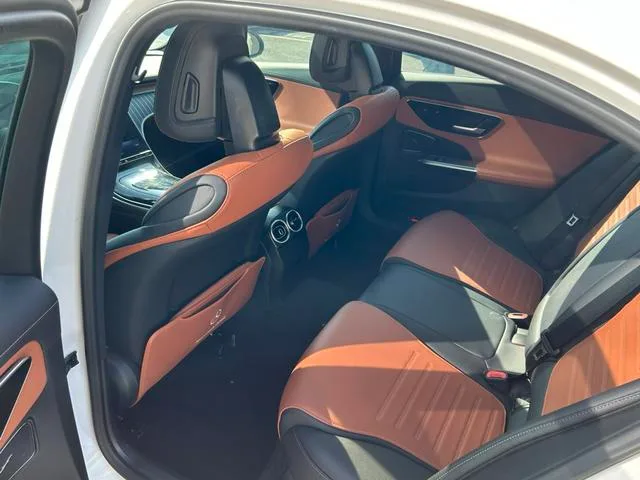 Mercedes-Benz C-Class 2023 C 200 L Sports version interior photo 9 Mercedes-Benz C-Class 2023 C 200 L Sports version interior photo 9