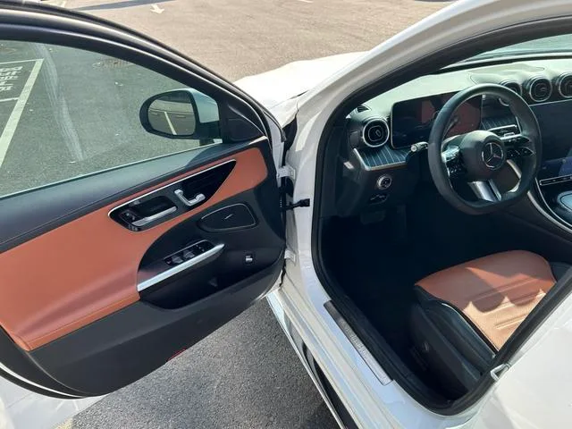 Mercedes-Benz C-Class 2023 C 200 L Sports version interior photo 11 Mercedes-Benz C-Class 2023 C 200 L Sports version interior photo 11