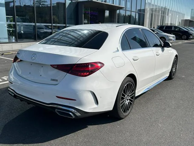 Mercedes-Benz C-Class 2023 C 200 L Sports version interior photo 14 Mercedes-Benz C-Class 2023 C 200 L Sports version interior photo 14