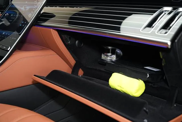 Mercedes-Benz S-Class 2023 S 450 L 4MATIC interior photo 15 Mercedes-Benz S-Class 2023 S 450 L 4MATIC interior photo 15
