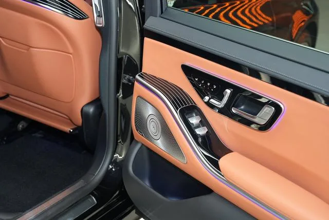 Mercedes-Benz S-Class 2023 S 450 L 4MATIC interior photo 18 Mercedes-Benz S-Class 2023 S 450 L 4MATIC interior photo 18