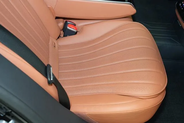 Mercedes-Benz S-Class 2023 S 450 L 4MATIC interior photo 20 Mercedes-Benz S-Class 2023 S 450 L 4MATIC interior photo 20