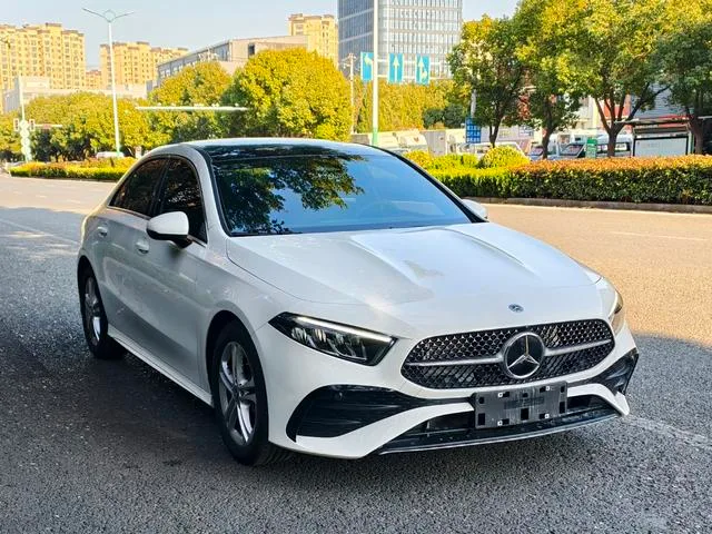 Mercedes-Benz A-Class 2025 A 180 L exterior foto 3 Mercedes-Benz A-Class 2025 A 180 L exterior foto 3