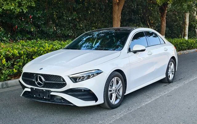 Mercedes-Benz A-Class 2025 A 180 L exterior foto 4 Mercedes-Benz A-Class 2025 A 180 L exterior foto 4