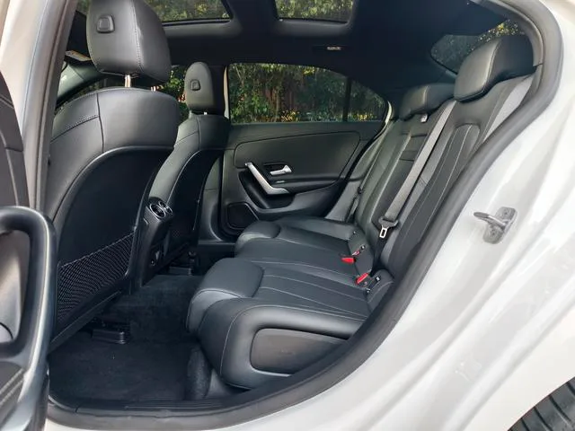 Mercedes-Benz A-Class 2025 A 180 L interior foto 9 Mercedes-Benz A-Class 2025 A 180 L interior foto 9