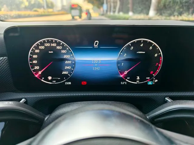 Mercedes-Benz A-Class 2025 A 180 L interior foto 14 Mercedes-Benz A-Class 2025 A 180 L interior foto 14
