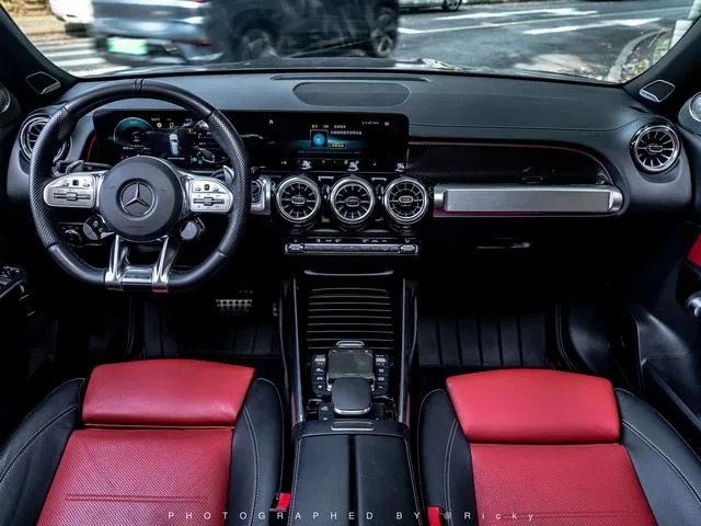 Mercedes-Benz GLB AMG 2021 AMG GLB 35 4MATIC extérieur photo 3