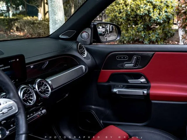 Mercedes-Benz GLB AMG 2021 AMG GLB 35 4MATIC intérieur photo 7