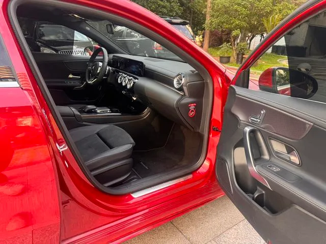 Mercedes-Benz A-Class 2023 A 200 L Edición de moda de coche deportivo interior foto 9 Mercedes-Benz A-Class 2023 A 200 L Edición de moda de coche deportivo interior foto 9