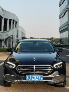 Mercedes-Benz E-Class 2022 Три изменения E 300 L Модный тип Седан экстерьер фото 3 Mercedes-Benz E-Class 2022 Три изменения E 300 L Модный тип Седан экстерьер фото 3