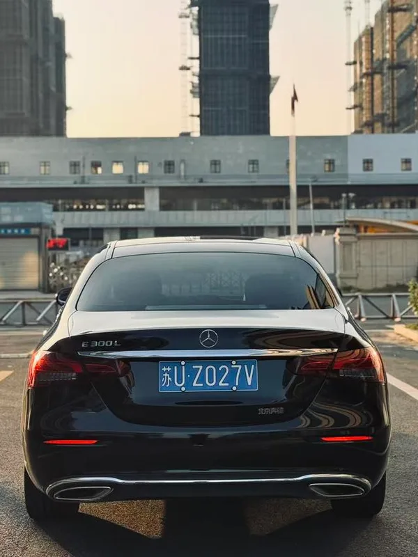 Mercedes-Benz E-Class 2022 Три изменения E 300 L Модный тип Седан интерьер фото 8 Mercedes-Benz E-Class 2022 Три изменения E 300 L Модный тип Седан интерьер фото 8
