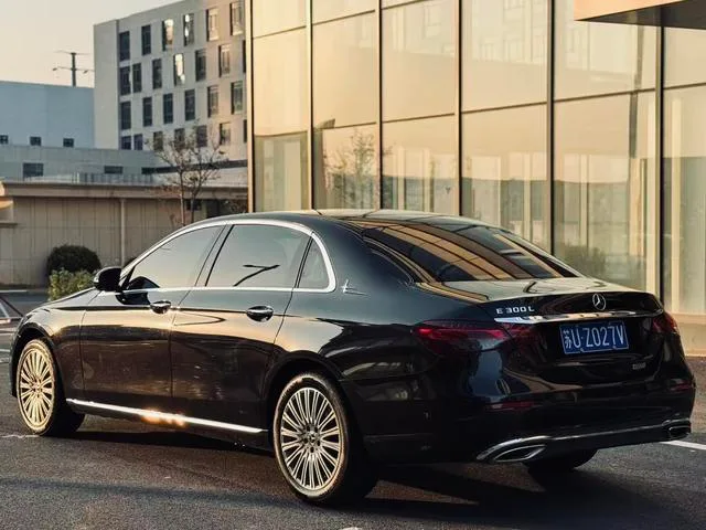 Mercedes-Benz E-Class 2022 Три изменения E 300 L Модный тип Седан интерьер фото 9 Mercedes-Benz E-Class 2022 Три изменения E 300 L Модный тип Седан интерьер фото 9