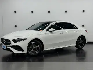Mercedes-Benz A-Class 2023 A 200 L Voiture de sport version mode extérieur photo 1 Mercedes-Benz A-Class 2023 A 200 L Voiture de sport version mode extérieur photo 1