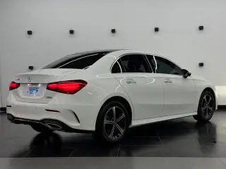Mercedes-Benz A-Class 2023 A 200 L Voiture de sport version mode extérieur photo 4 Mercedes-Benz A-Class 2023 A 200 L Voiture de sport version mode extérieur photo 4