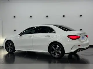Mercedes-Benz A-Class 2023 A 200 L Voiture de sport version mode intérieur photo 13 Mercedes-Benz A-Class 2023 A 200 L Voiture de sport version mode intérieur photo 13
