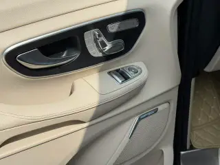 Mercedes-Benz V-Class 2022 V 260 L Edición de lujo de batalla larga exterior foto 5 Mercedes-Benz V-Class 2022 V 260 L Edición de lujo de batalla larga exterior foto 5