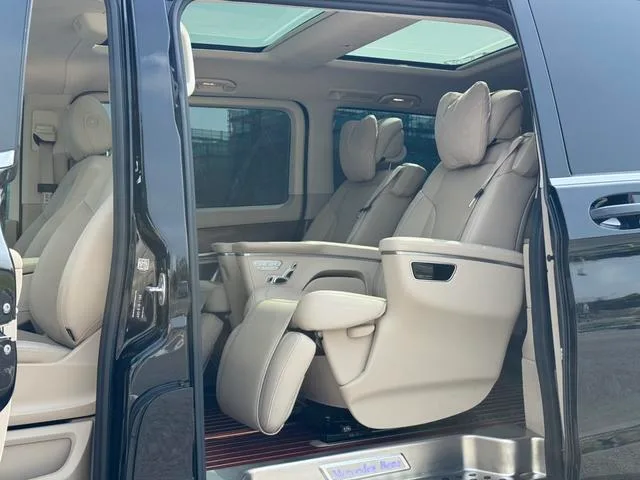 Mercedes-Benz V-Class 2022 V 260 L Edición de lujo de batalla larga interior foto 12 Mercedes-Benz V-Class 2022 V 260 L Edición de lujo de batalla larga interior foto 12