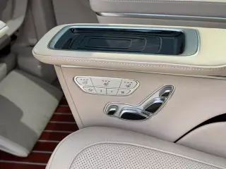 Mercedes-Benz V-Class 2022 V 260 L Edición de lujo de batalla larga interior foto 14 Mercedes-Benz V-Class 2022 V 260 L Edición de lujo de batalla larga interior foto 14