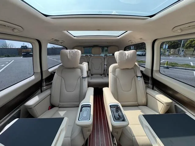 Mercedes-Benz V-Class 2022 V 260 L Edición de lujo de batalla larga interior foto 18 Mercedes-Benz V-Class 2022 V 260 L Edición de lujo de batalla larga interior foto 18