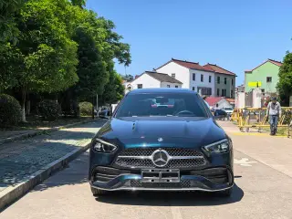 Mercedes-Benz C-Class 2025 C 260 L Versión deportiva exterior foto 2 Mercedes-Benz C-Class 2025 C 260 L Versión deportiva exterior foto 2