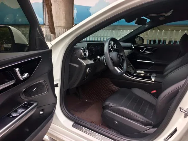 Mercedes-Benz C-Class 2024 C 260 L Sports version exterior photo 5 Mercedes-Benz C-Class 2024 C 260 L Sports version exterior photo 5