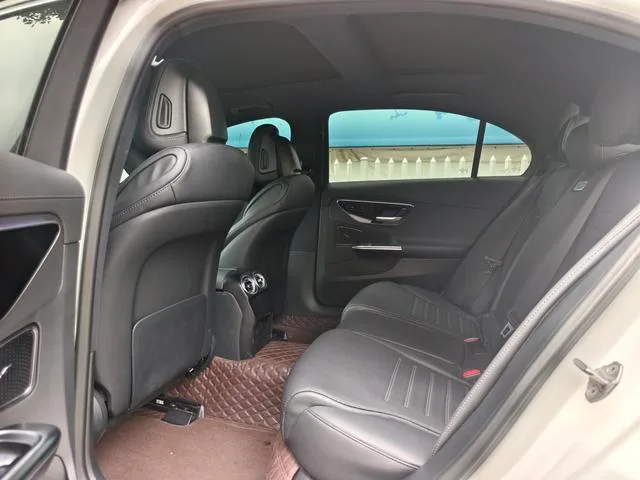 Mercedes-Benz C-Class 2024 C 260 L Sports version interior photo 7 Mercedes-Benz C-Class 2024 C 260 L Sports version interior photo 7