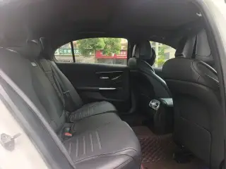 Mercedes-Benz C-Class 2024 C 260 L Sports version interior photo 8 Mercedes-Benz C-Class 2024 C 260 L Sports version interior photo 8