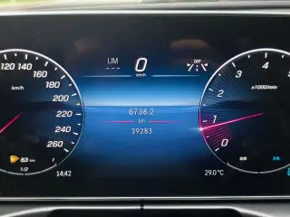 Mercedes-Benz C-Class 2024 C 260 L Sports version interior photo 11 Mercedes-Benz C-Class 2024 C 260 L Sports version interior photo 11