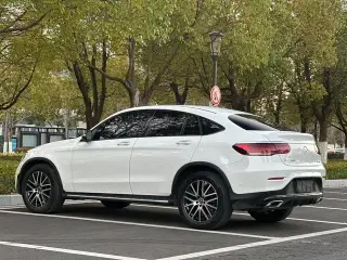 Mercedes-Benz GLC Coupe 2023 GLC 300 4MATIC coupe SUV interior photo 6