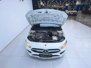 Mercedes-Benz A-Class 2022 A 180 L Voiture de sport extérieur photo 5 Mercedes-Benz A-Class 2022 A 180 L Voiture de sport extérieur photo 5